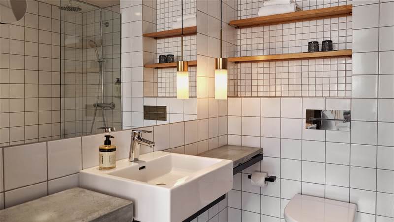 Hotel SP34 Bathroom (2)