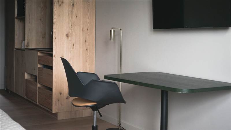 SP34 Apartments Studio desk