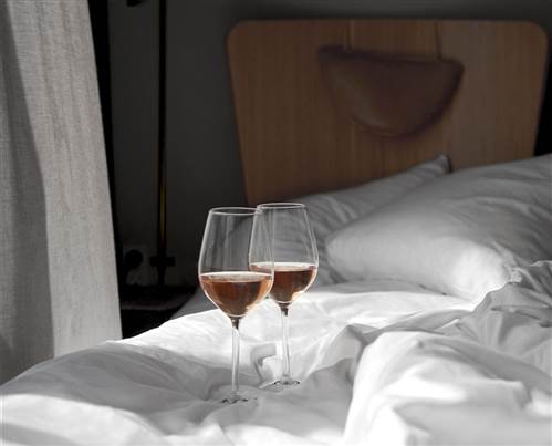 Hotel SP34 Room Detail wine