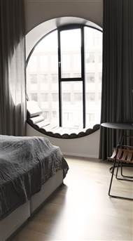 Hotel Ottilia Deluxe Room with round win