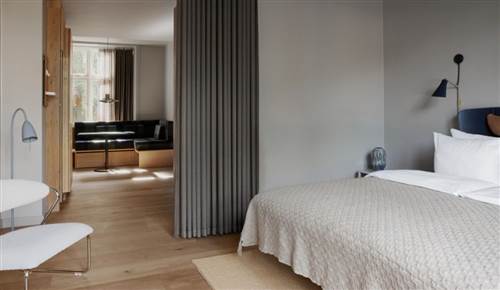SP34 Apartments Superior Bedroom