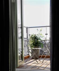 Hotel Hans Deluxe Double Room with balco