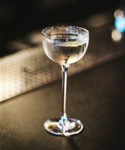 Hotel Hans Signature Vermouth Bar
