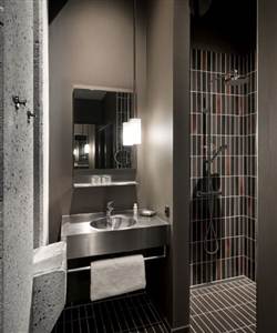 Hotel Ottilia Bathroom