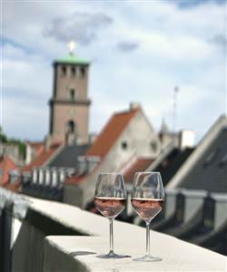 Hotel SP34 Penthouse Suite Wine (1)