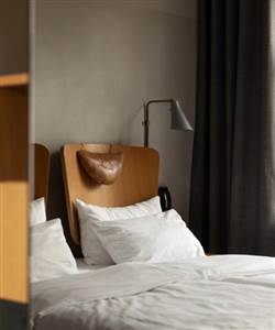 Hotel SP34 Headboard